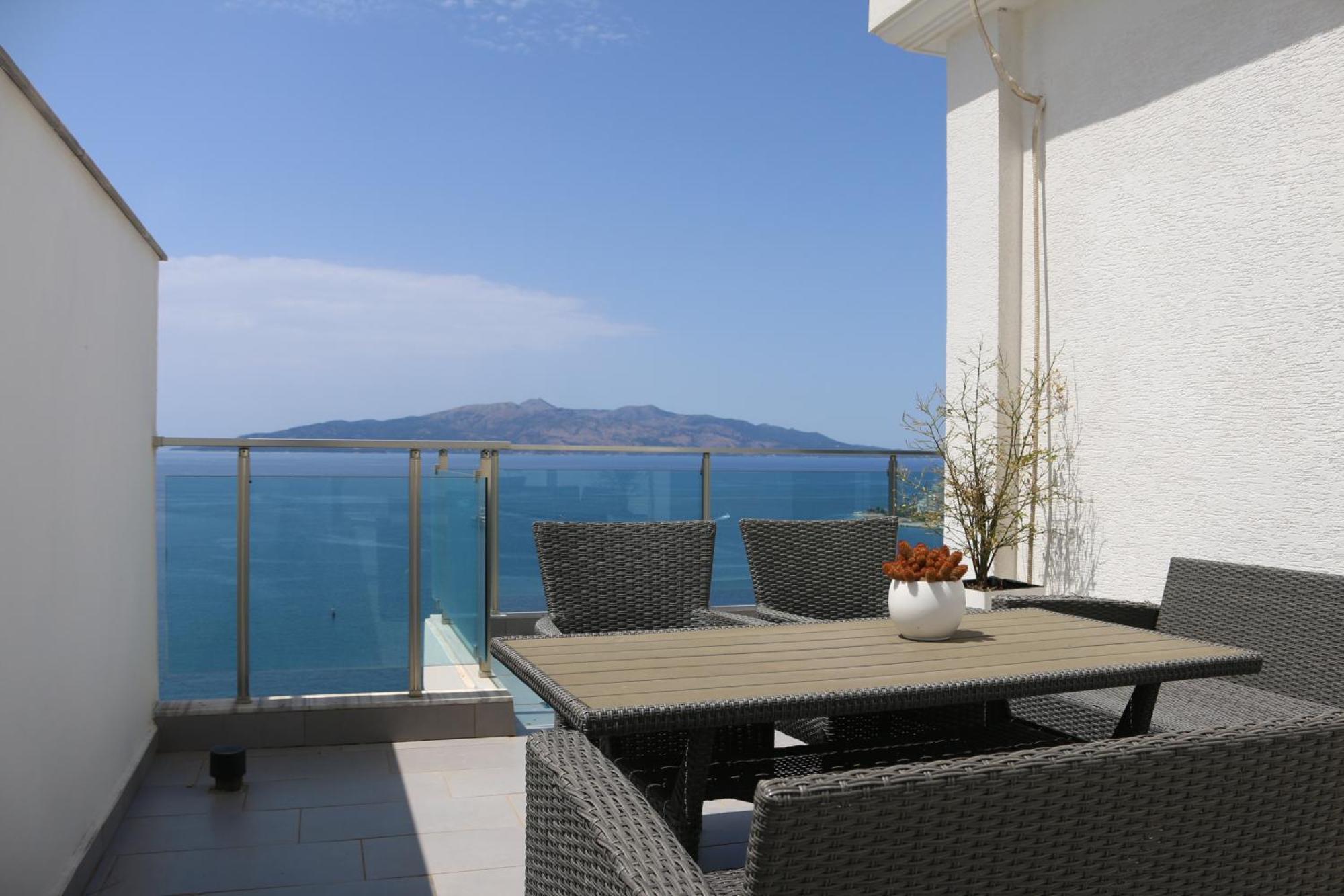شقة Rocknest Sea View Penthouse ساراندا المظهر الخارجي الصورة