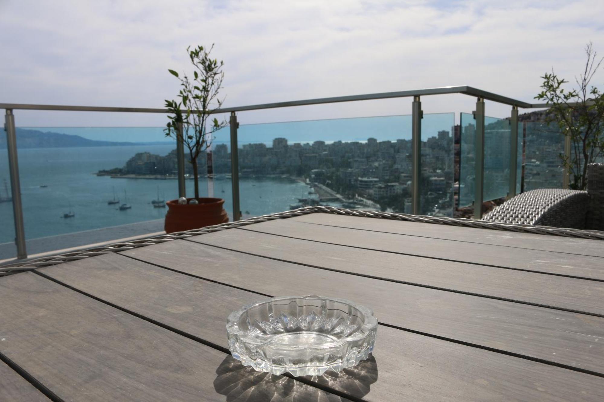 شقة Rocknest Sea View Penthouse ساراندا المظهر الخارجي الصورة